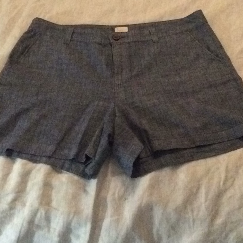 A New Day chino shorts size 12